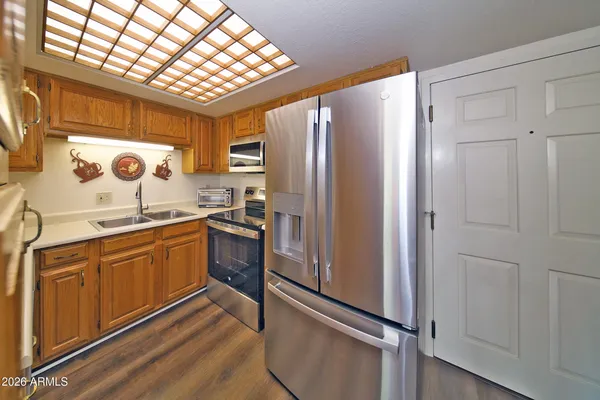 Property Slideshow image 2 of 20 | 10330 w thunderbird blvd b110, Sun City, AZ, 85351