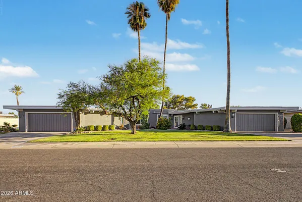 Property Slideshow image 2 of 29 | 10501 w pineaire dr, Sun City, AZ, 85351