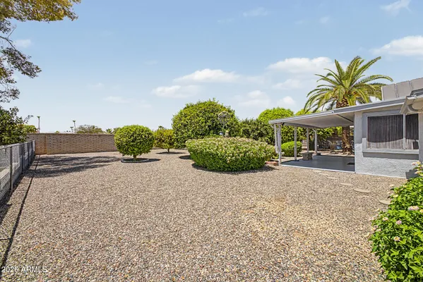 Property Slideshow image 3 of 18 | 16022 n lakeforest dr, Sun City, AZ, 85351