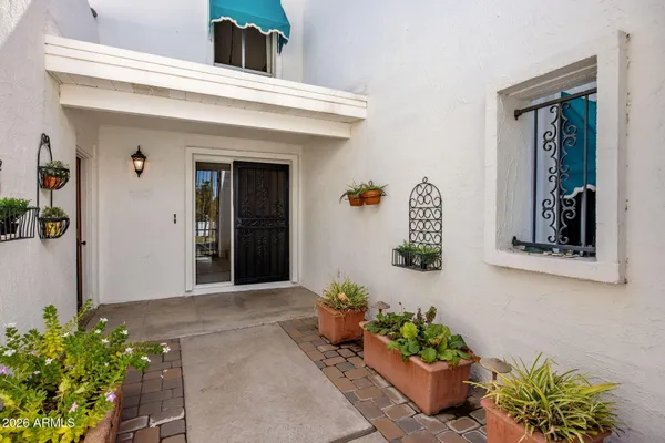 Property Slideshow image 2 of 37 | 13827 n medinan dr, Phoenix, AZ, 85022