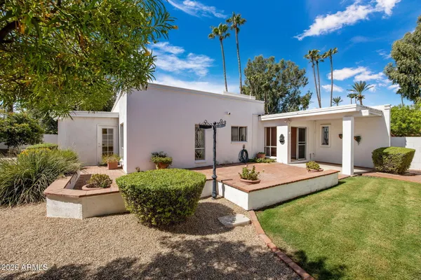 Property Slideshow image 3 of 37 | 13827 n medinan dr, Phoenix, AZ, 85022