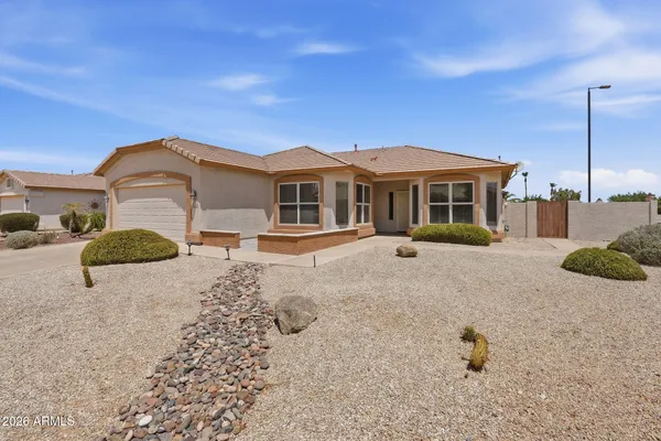 Property Slideshow image 2 of 53 | 3220 e gleneagle dr, Chandler, AZ, 85249
