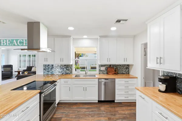 Property Slideshow image 3 of 37 | 517 s rosemont -- --, Mesa, AZ, 85206