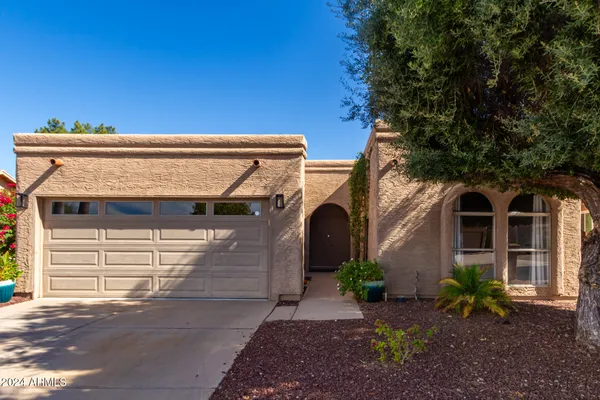 Property Slideshow image 2 of 24 | 26437 s sedona dr, Sun Lakes, AZ, 85248