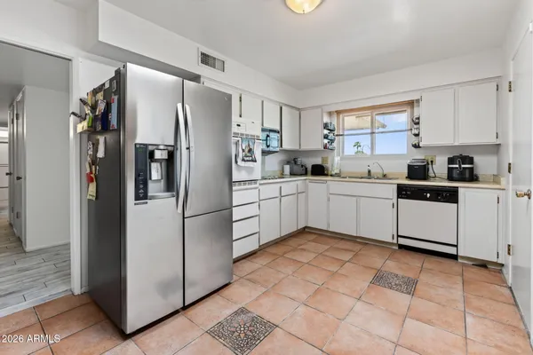 Property Slideshow image 3 of 28 | 14434 n mcphee dr, Sun City, AZ, 85351