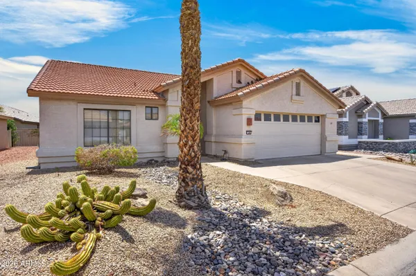 Property Slideshow image 2 of 37 | 15085 w vale dr, Goodyear, AZ, 85395