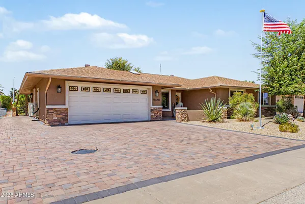 Property Slideshow image 3 of 37 | 9418 w indian hills dr, Sun City, AZ, 85351