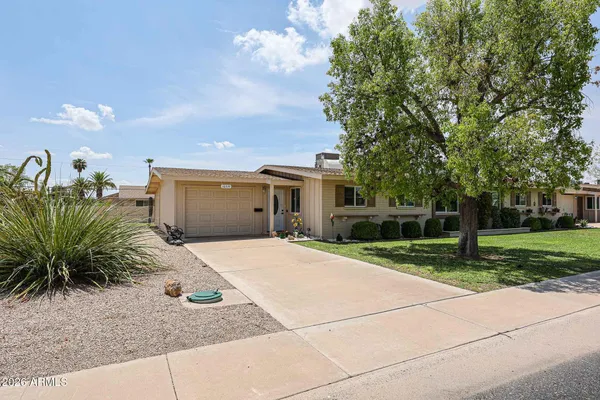 Property Slideshow image 2 of 30 | 10319 w clair dr, Sun City, AZ, 85351