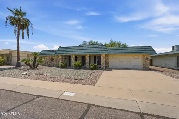 Property Slideshow image 2 of 42 | 10709 w mimosa dr, Sun City, AZ, 85373