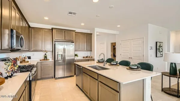Property Slideshow image 3 of 23 | 25318 n 175th ave, Surprise, AZ, 85387