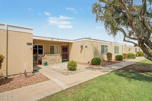 Property Slideshow image 2 of 29 | 10963 w coggins dr, Sun City, AZ, 85351