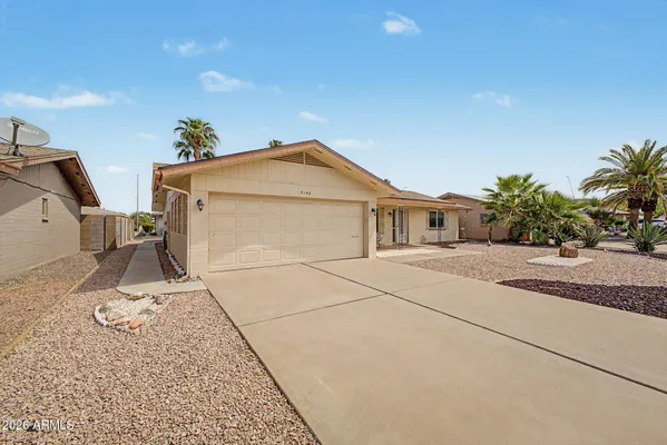 Property Slideshow image 2 of 32 | 5144 e farmdale ave, Mesa, AZ, 85206