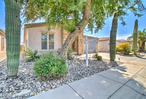 Property Slideshow image 2 of 57 | 4747 e blue spruce ln, Gilbert, AZ, 85298
