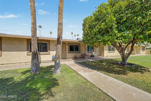 Property Slideshow image 2 of 31 | 10619 w coggins dr, Sun City, AZ, 85351