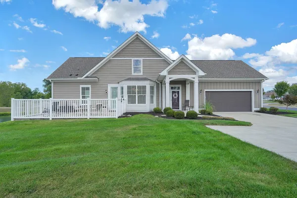 Property Slideshow image 2 of 26 | 8268 coppertop ln, Lewis Center, OH, 43035