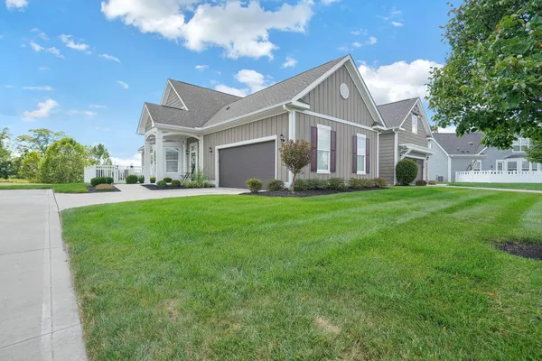 Property Slideshow image 3 of 26 | 8268 coppertop ln, Lewis Center, OH, 43035