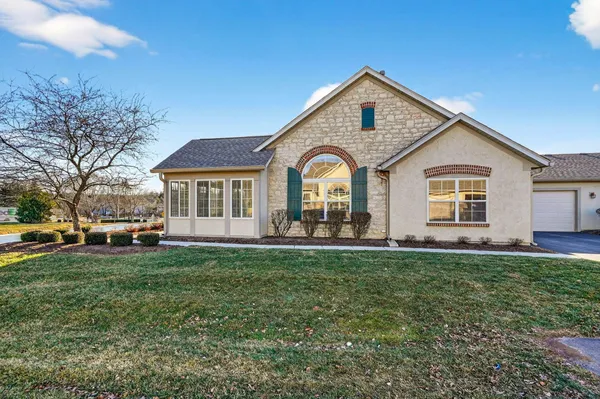 Property Slideshow image 2 of 46 | 7529 red maple pl, Westerville, OH, 43082