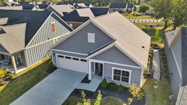 Property Slideshow image 2 of 46 | 6607 riverrun ln, Delaware, OH, 43015