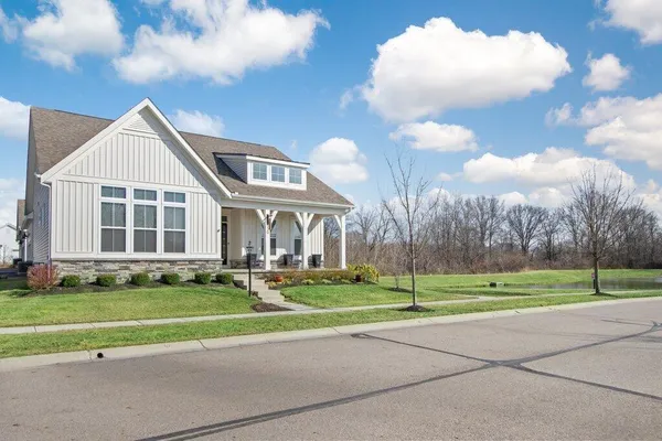 Property Slideshow image 2 of 42 | 220 honeywood dr, Galena, OH, 43021