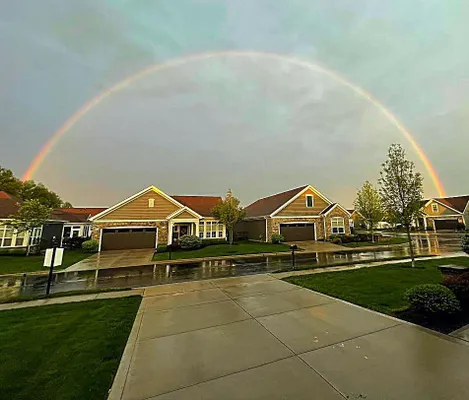 Property Slideshow image 3 of 32 | 8165 summitpoint pl, Lewis Center, OH, 43035