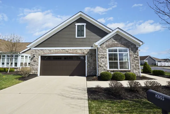 Property Slideshow image 2 of 32 | 8165 summitpoint pl, Lewis Center, OH, 43035