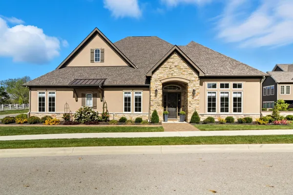 Property Slideshow image 2 of 56 | 3327 wolf ridge dr, Dublin, OH, 43017