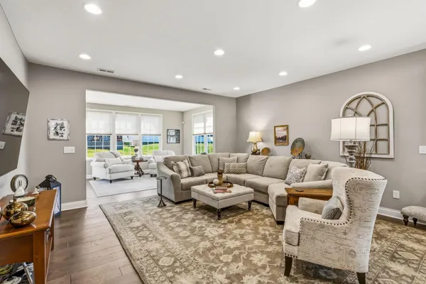 Property Slideshow image 2 of 43 | 6276 callaway sq, New Albany, OH, 43054