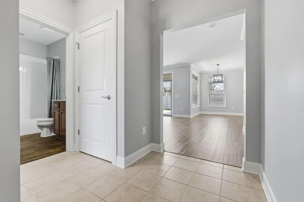 Property Slideshow image 2 of 19 | 243 parkgate ct, Delaware, OH, 43015