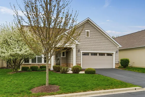 Property Slideshow image 2 of 31 | 6804 garden view dr, Westerville, OH, 43082