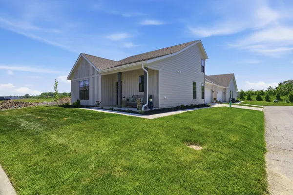 Property Slideshow image 2 of 43 | 5009 coventry cir, Huron, OH, 44839
