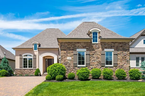 Property Slideshow image 2 of 48 | 3288 wolf ridge dr, Dublin, OH, 43017