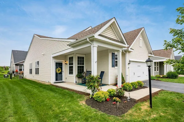 Property Slideshow image 2 of 37 | 6020 lawthorn dr, Westerville, OH, 43081