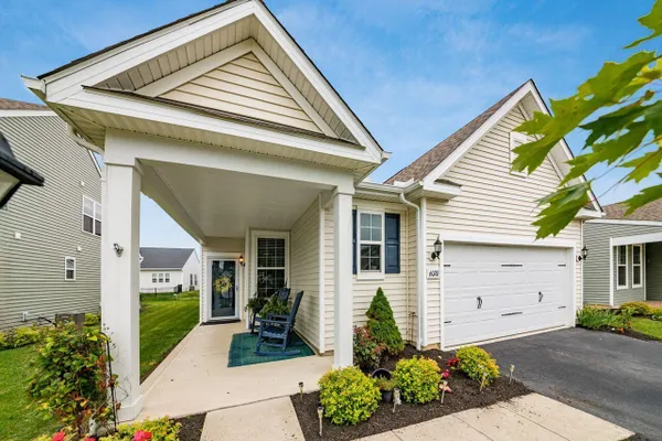 Property Slideshow image 3 of 37 | 6020 lawthorn dr, Westerville, OH, 43081