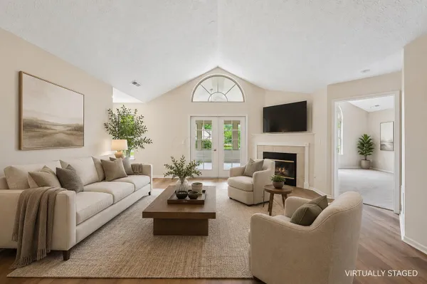 Property Slideshow image 2 of 42 | 7626 red maple pl, Westerville, OH, 43082