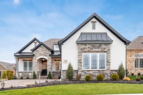 Property Slideshow image 3 of 46 | 3264 wolf ridge dr, Dublin, OH, 43017