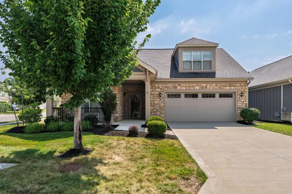 Property Slideshow image 2 of 42 | 6188 deer cliff rd, Dublin, OH, 43017