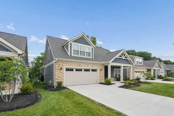 Property Slideshow image 2 of 44 | 10228 hyland run, Plain City, OH, 43064