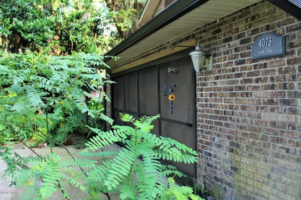 Property Slideshow image 3 of 43 | 4073 n chinook ln, Ormond Beach, FL, 32174