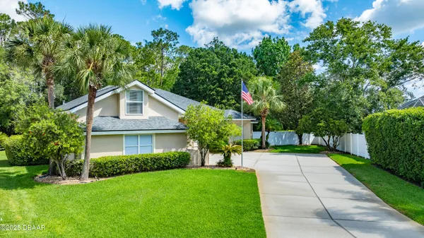 Property Slideshow image 2 of 55 | 4 creek bend way, Ormond Beach, FL, 32174