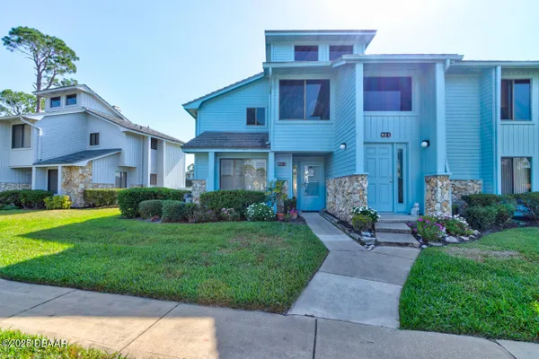Property Slideshow image 2 of 21 | 102 blue heron dr a, Daytona Beach, FL, 32119