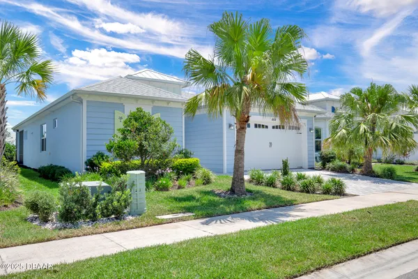 Property Slideshow image 2 of 74 | 464 tropics ave, Daytona Beach, FL, 32124