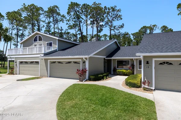 Property Slideshow image 2 of 39 | 18 landings ln, Ormond Beach, FL, 32174