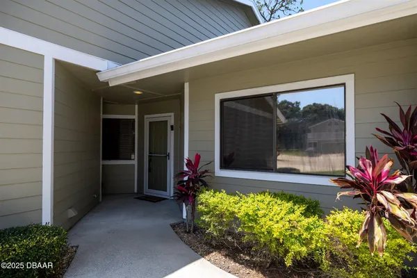 Property Slideshow image 3 of 39 | 18 landings ln, Ormond Beach, FL, 32174