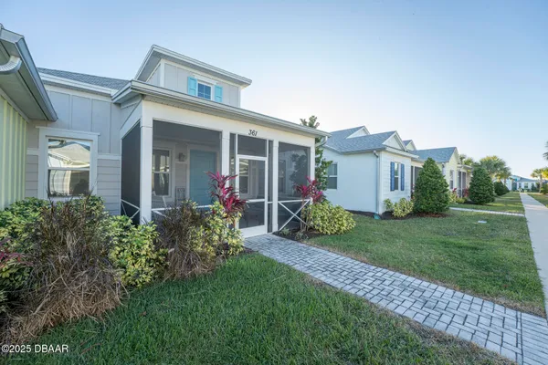 Property Slideshow image 2 of 33 | 361 parrot ln, Daytona Beach, FL, 32124