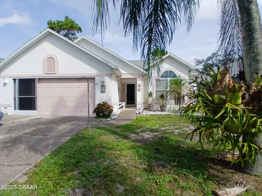 Property Slideshow image 2 of 18 | 125 crooked pine rd, Port Orange, FL, 32128