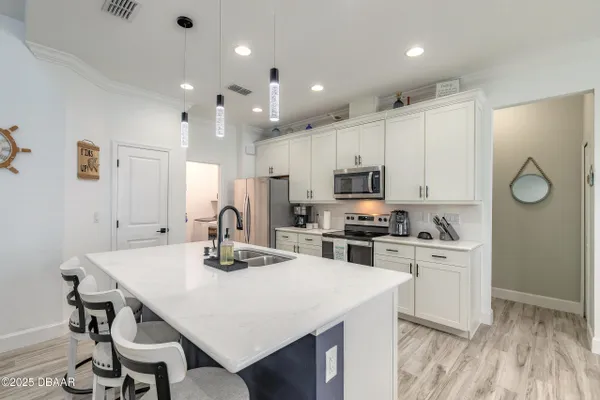 Property Slideshow image 3 of 33 | 356 parrot ln, Daytona Beach, FL, 32124