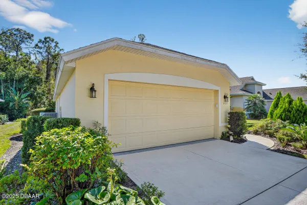 Property Slideshow image 3 of 57 | 1157 kilkenny ln, Ormond Beach, FL, 32174
