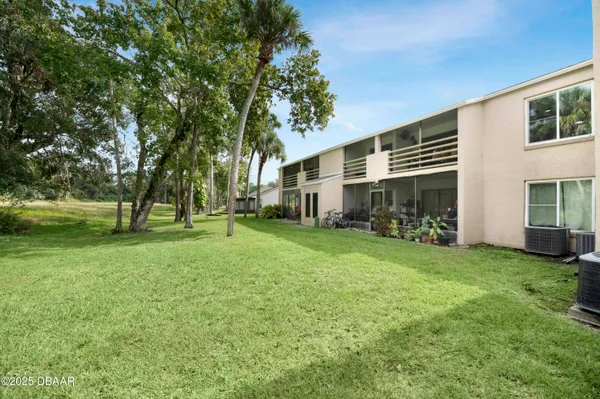 Property Slideshow image 2 of 48 | 348 bob white ct apt 9, Daytona Beach, FL, 32119