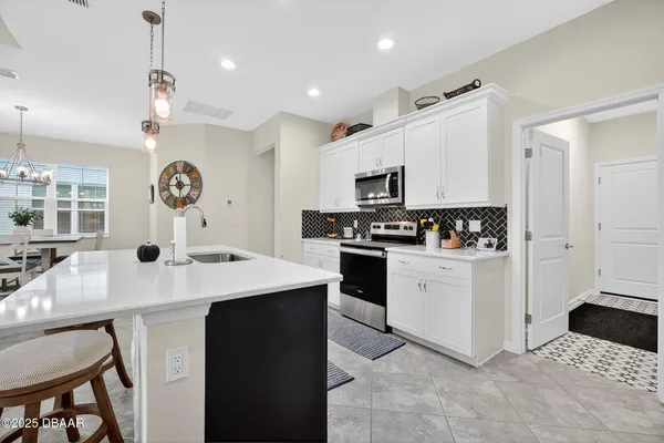 Property Slideshow image 3 of 37 | 272 pop top ln, Daytona Beach, FL, 32124