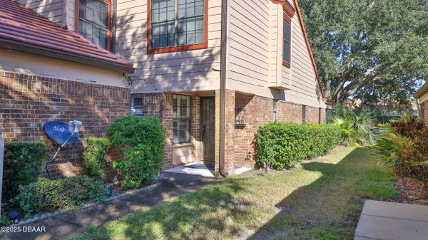 Property Slideshow image 2 of 33 | 196 gray dove ct, Daytona Beach, FL, 32119